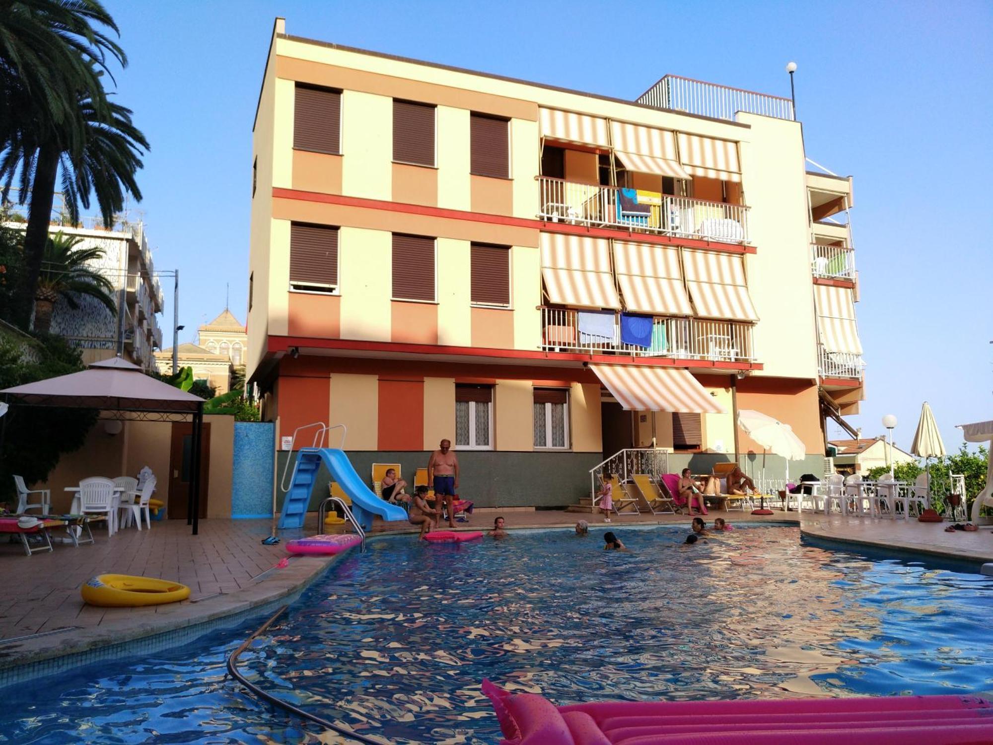 Residence Olivotti Finale Ligure Extérieur photo