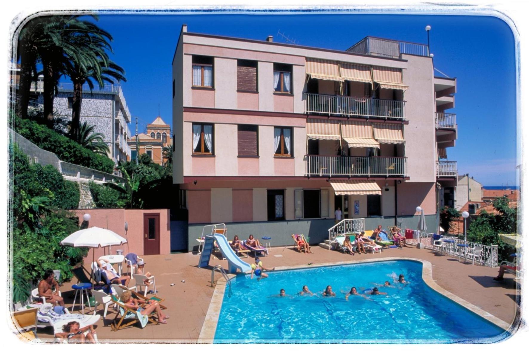 Residence Olivotti Finale Ligure Extérieur photo